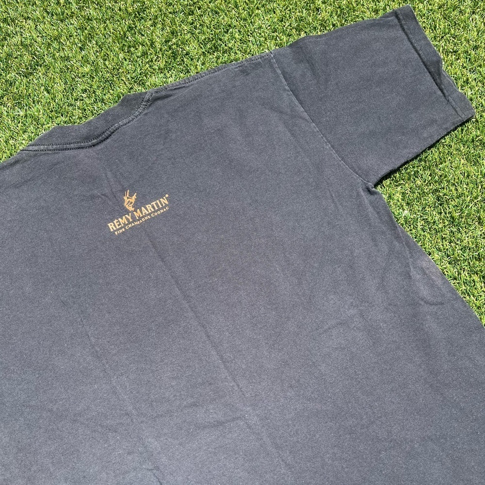 VTG 00’s / Y2K Remy Martin Liquor Faded Black Tee - Picture 4 of 6